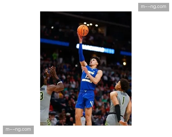 杰伦威廉姆斯雷霆第二持球点，接应突破分球效率出色